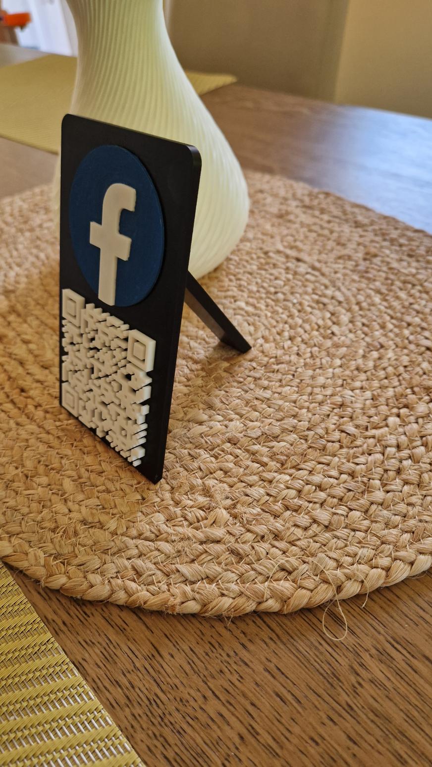 Facebook QR kód tába